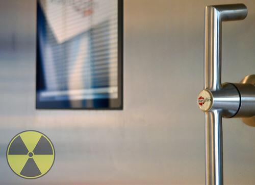 How radiation-proof sliding doors contribute to staff and patient safety in hospitals